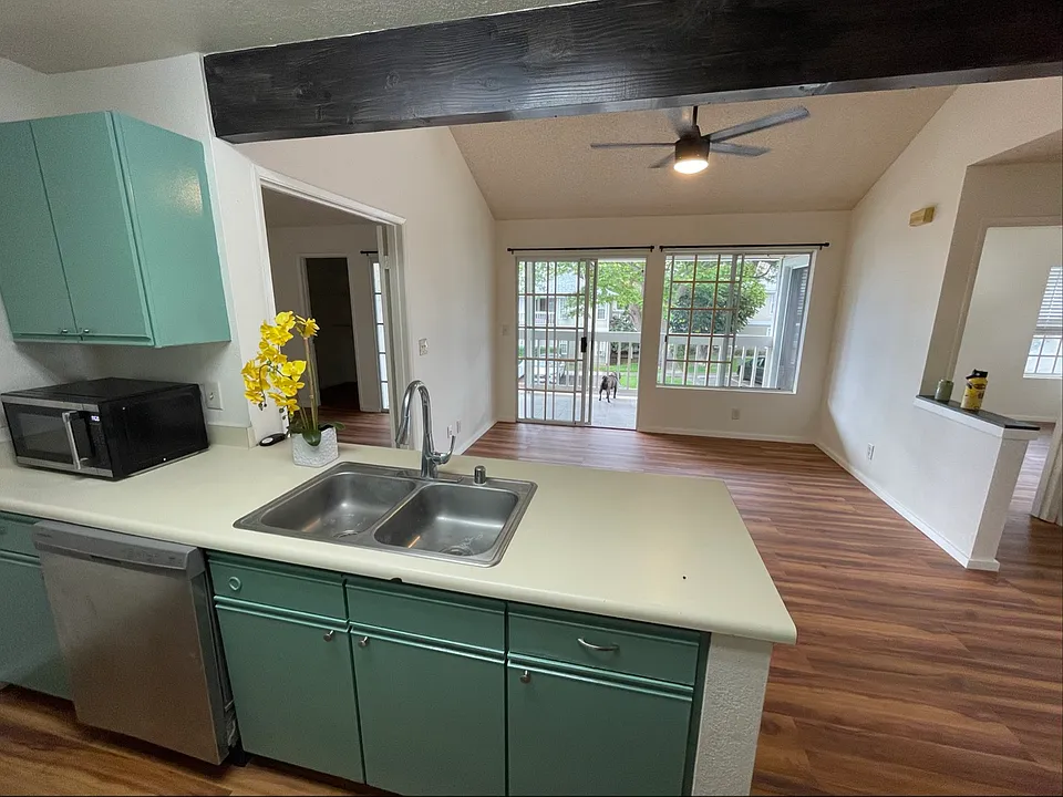 68-3890 Lua Kula St #1407