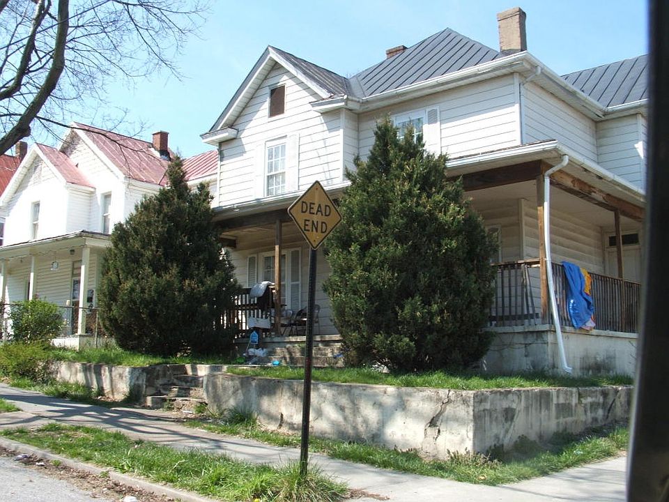 1st image of 616 Stewart Ave SE