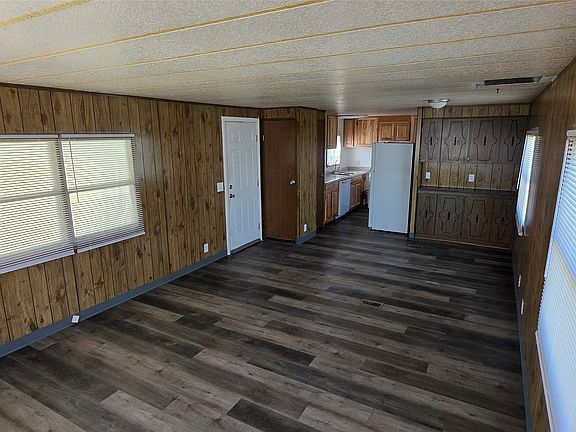 4th image of 1805 Joslyn St Trailer 44