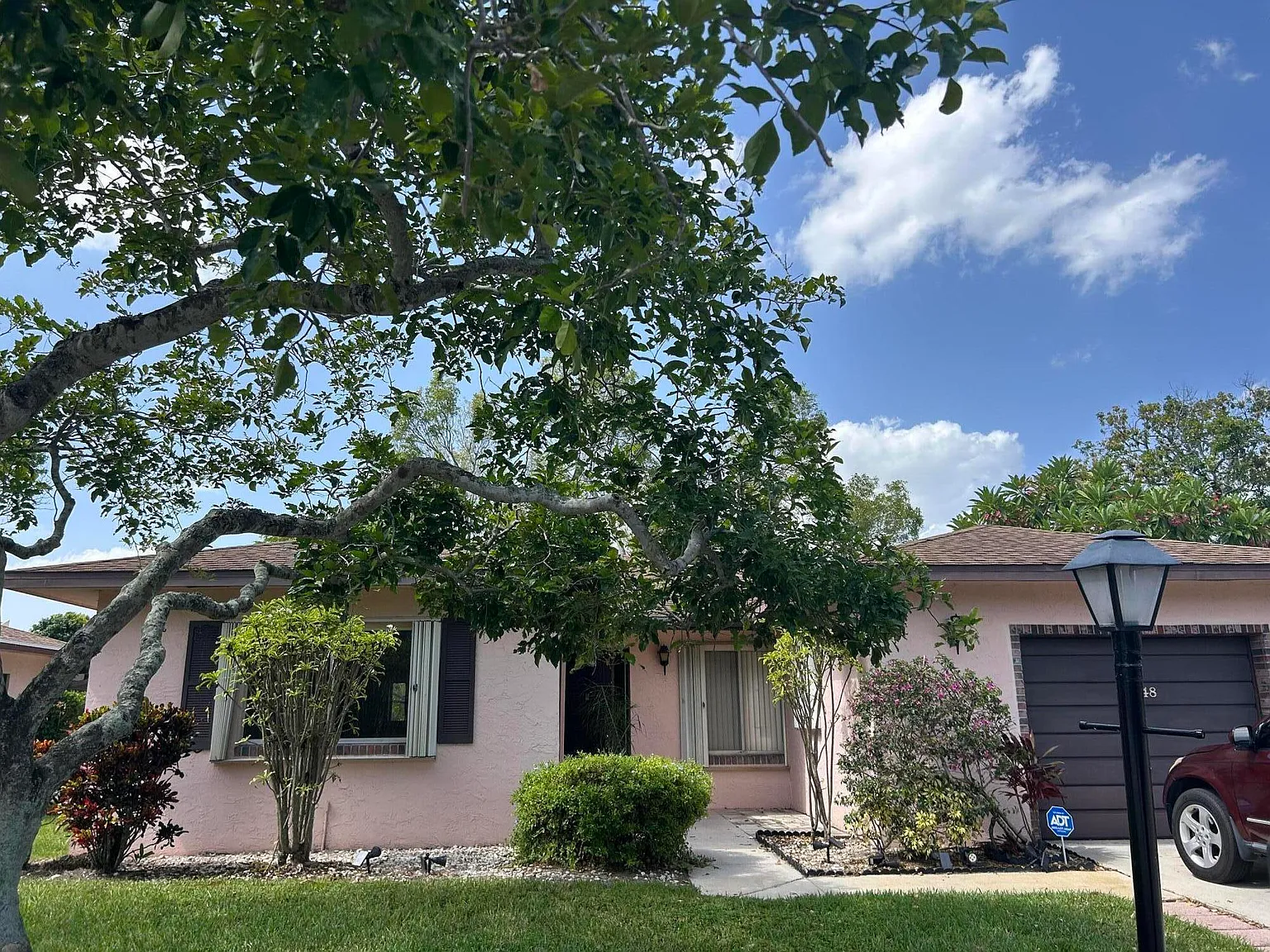 3 bed, 2.0 bath, 1100 sqft, $3,900 — Photo 2