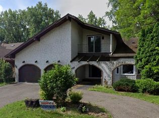6817 Shingle Creek Dr, Minneapolis, MN 55445