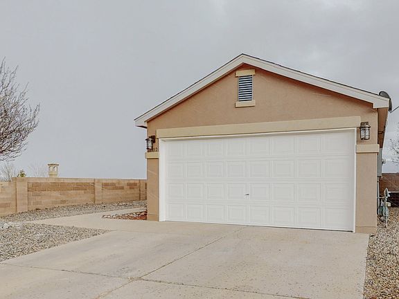 3rd image of 11112 Fiesta Park NW
