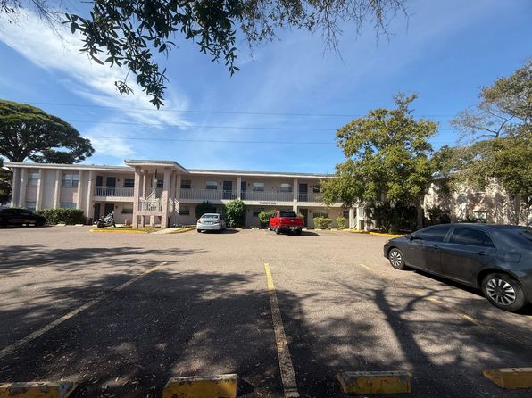900 70th St N APT 210