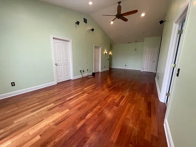 Open floor plan with vaulted ceilings