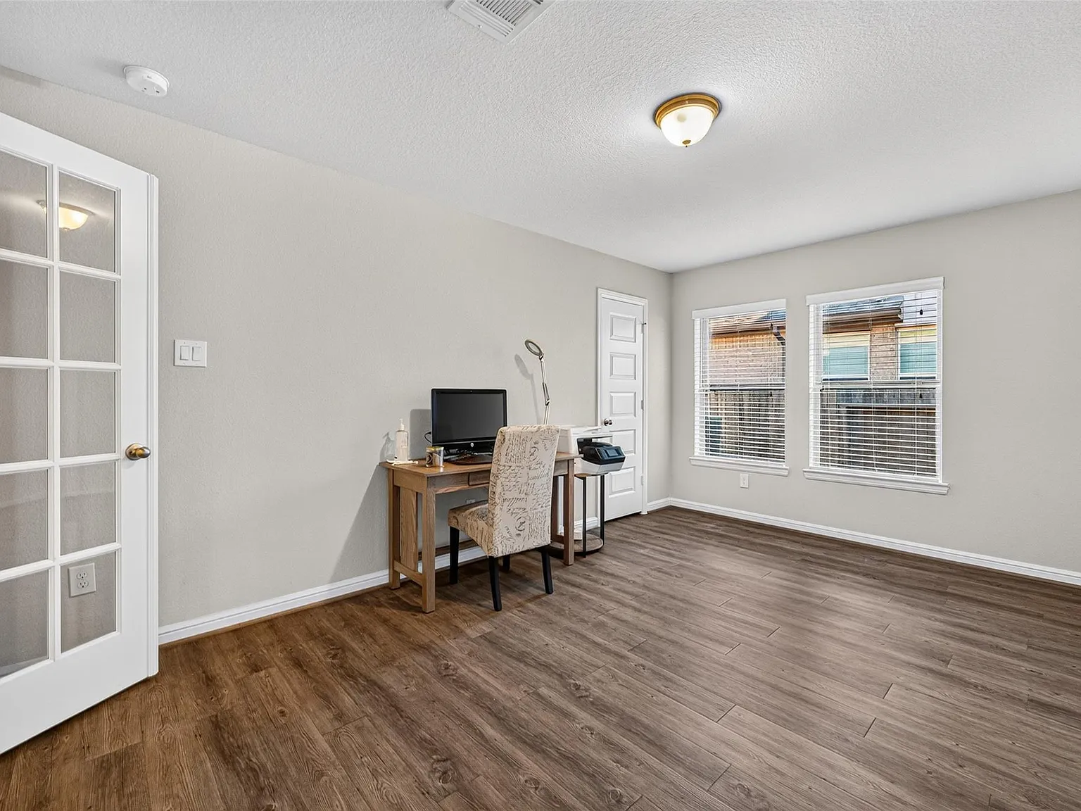 3 bed, 2.0 bath, 1835 sqft, $2,595 — Photo 4