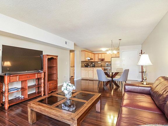 3rd image of 2320 Harbor View Dr