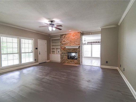 3rd image of 318 Westwood Dr