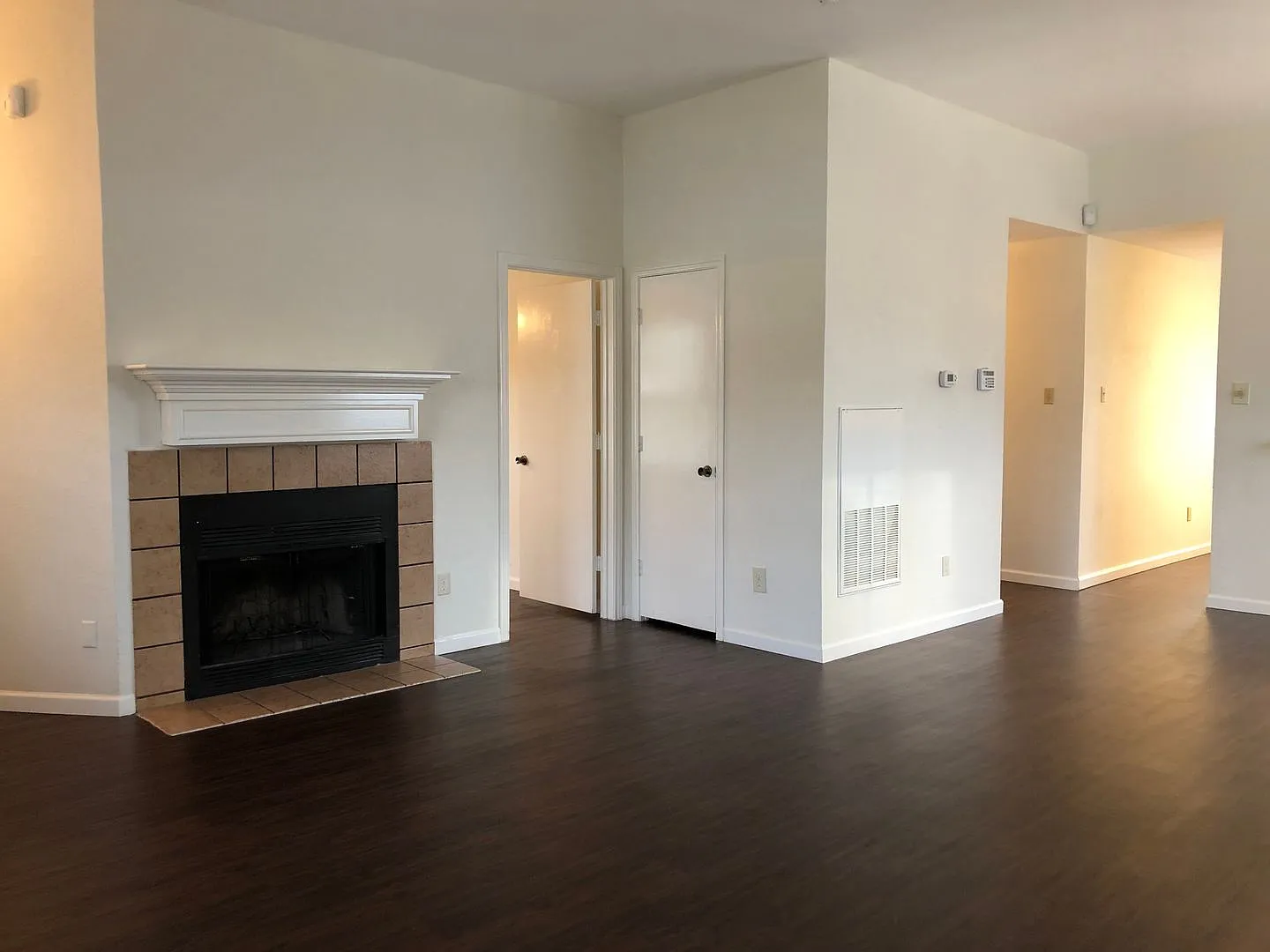 DENTON 208 — Photo 2