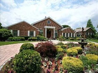108 Centre Island Rd, Oyster Bay, NY 11771