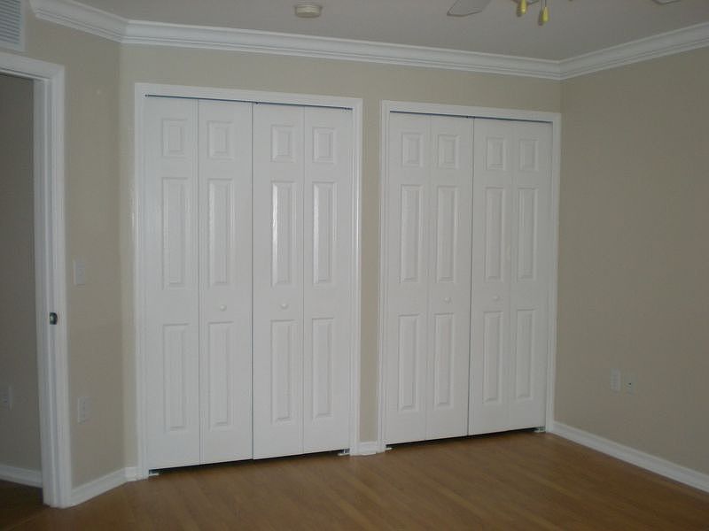 1st image of 535 Parkdale Blvd