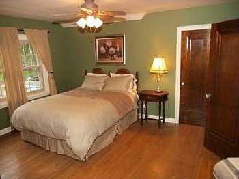 5th image of 4708 10th Ave S