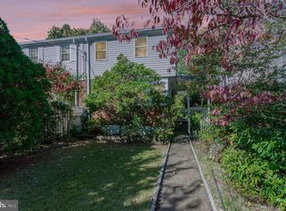 6944 University Dr, Alexandria, VA 22307