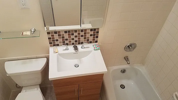 Rented by 917 Realty LLC | media 11