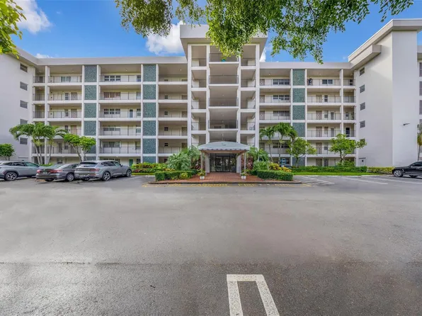 2850 N Palm Aire Dr APT 104, Pompano Beach, FL 33069