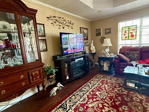 4th image of 5414 Somerset Dr