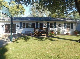 1012 N 29th St, Mattoon, IL 61938
