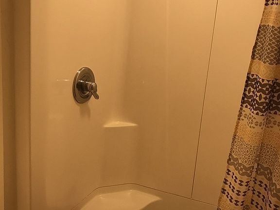 5th image of 22322-E Greenview Pkwy