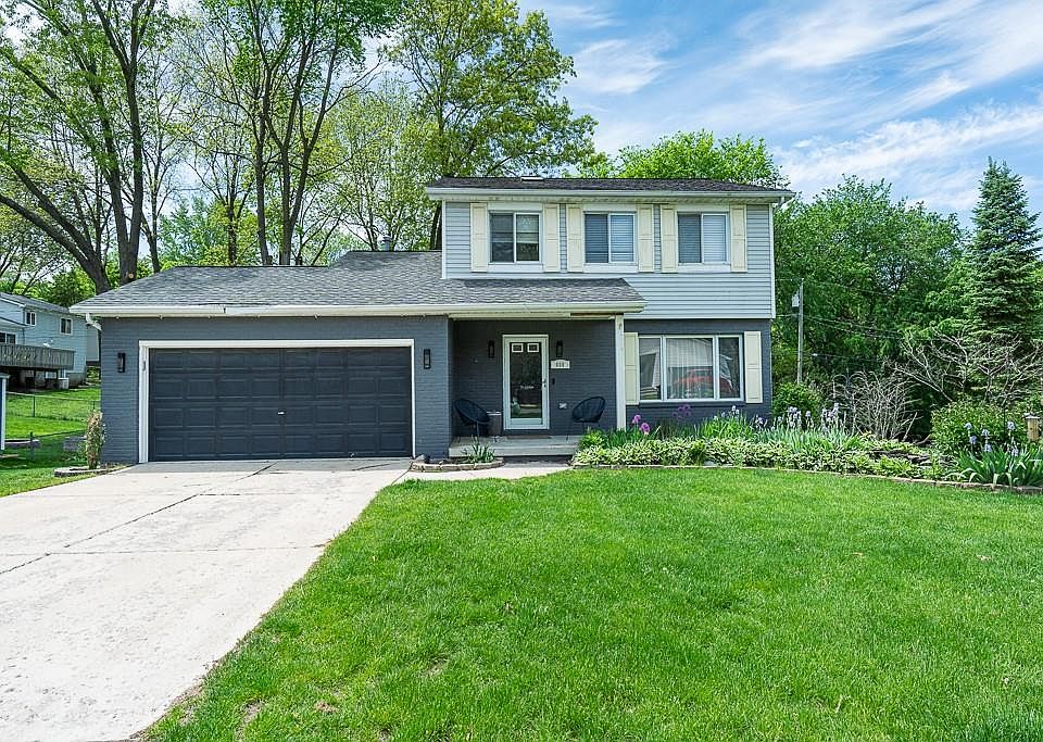 1st image of 668 Sherry Dr