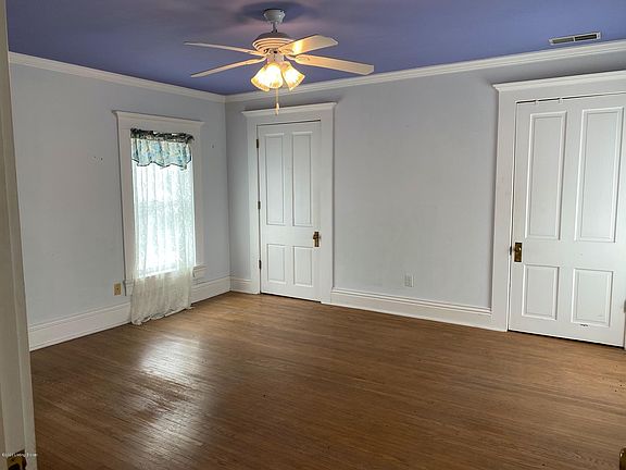 3rd image of 400 S Main St
