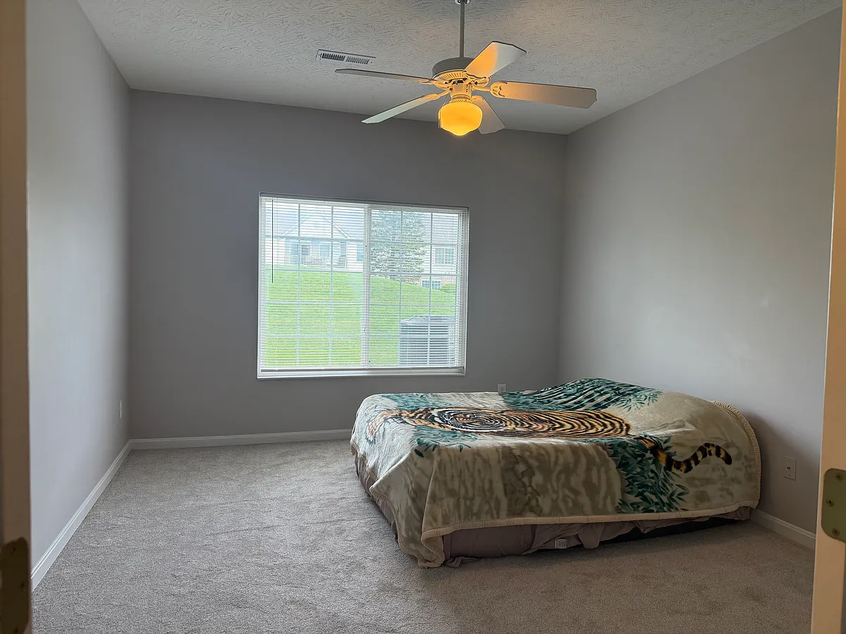 Building Photo - 5840 Bayswater Dr