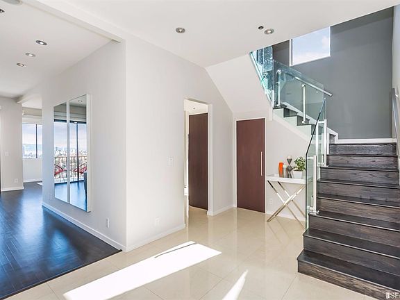 3rd image of 7 Burnett Ave N #2