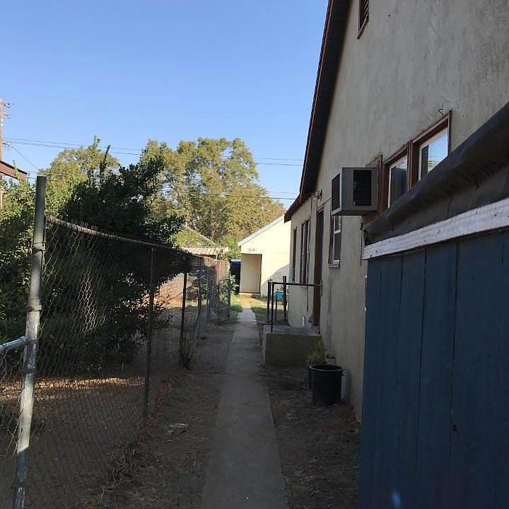 Building Photo 4