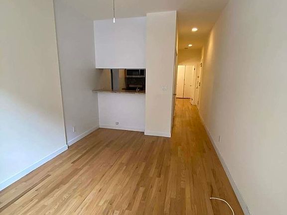 4th image of 303 E 76th St #1S