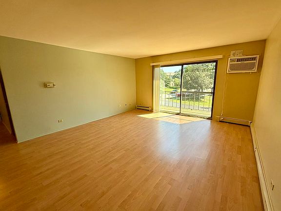 2nd image of 413 Kiowa Dr APT 202