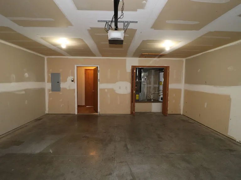 1607 Clover Dr — Photo 21