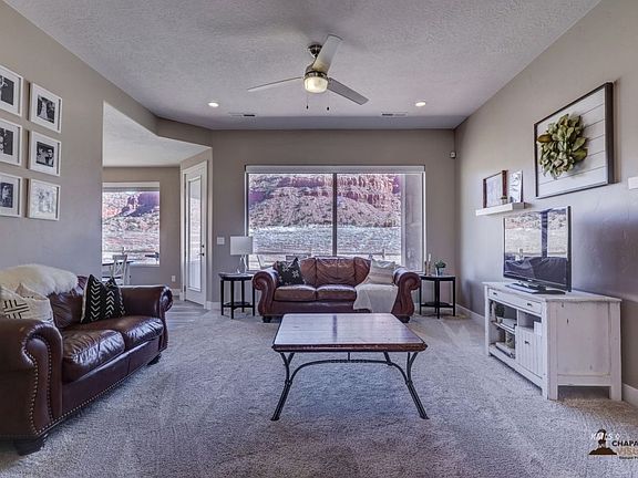 5th image of 443 E Los Barrancos Ln