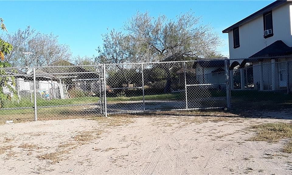2nd image of 309 S 10th St