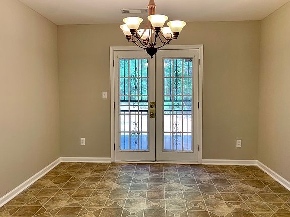 5th image of 5896 Summerglen Ln