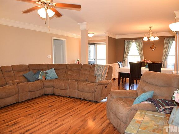 3rd image of 47 Carriage Creek Dr