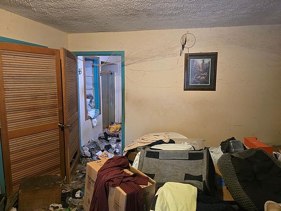 4th image of 586 Monorat Rd