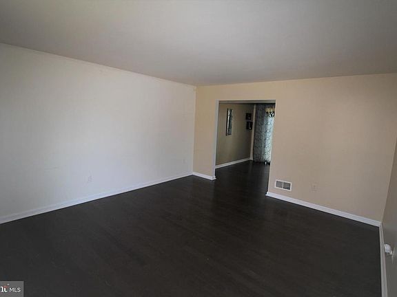 3rd image of 12706 Hancock Ct