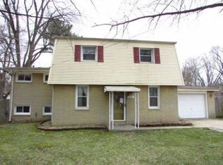 2829 Oakwood St, Portage, IN 46368