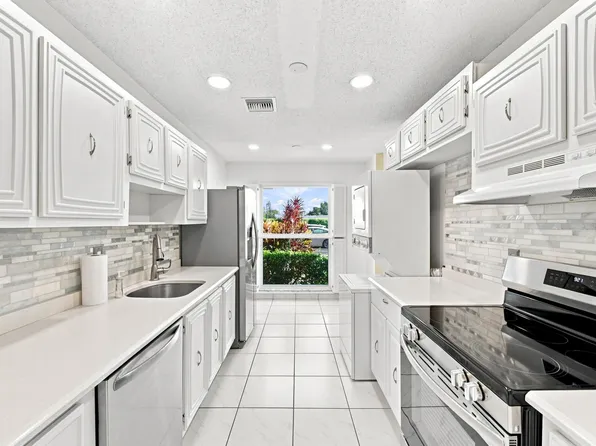 13782 VÃa Flora #C, Delray Beach, FL 33484