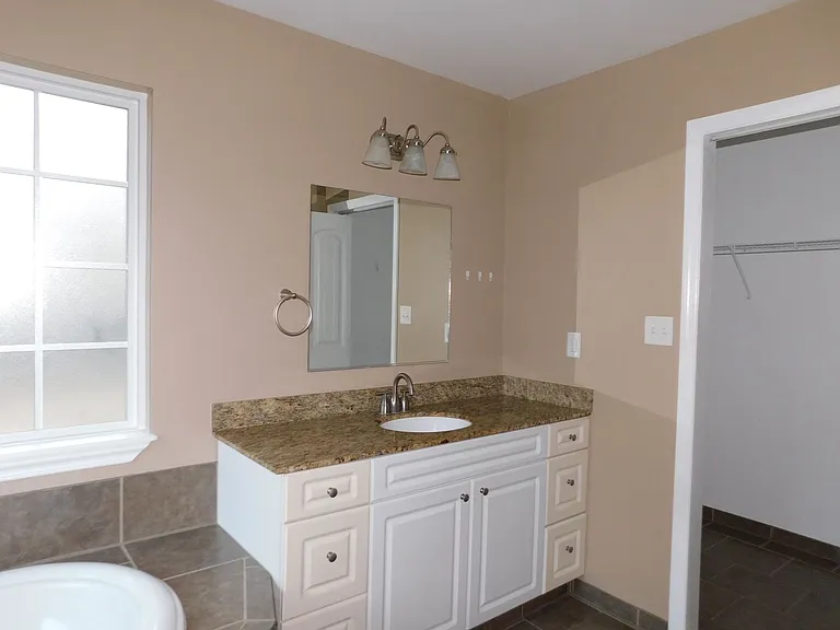 3498 Butler Woods Dr — Photo 25