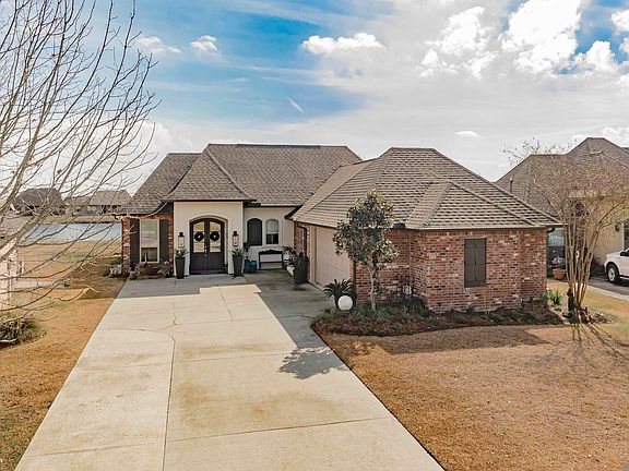 4th image of 285 Lakeshore Dr