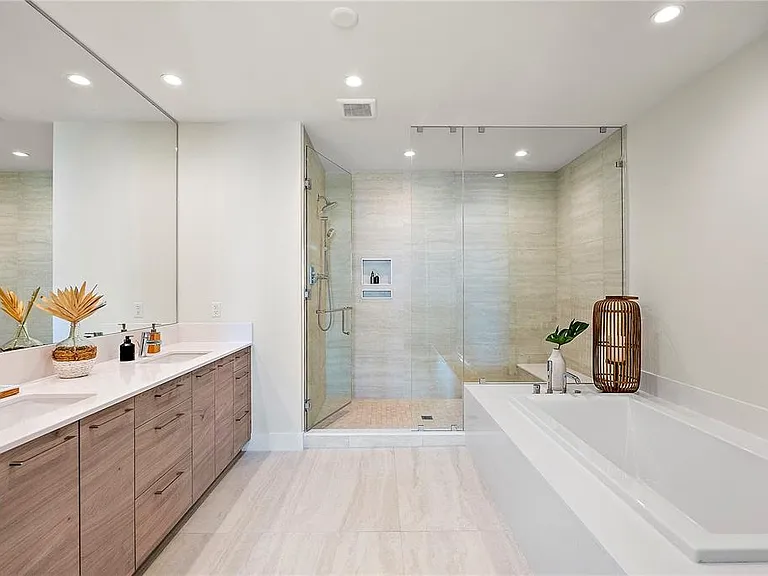 301 1st St S #1607 — Photo 30
