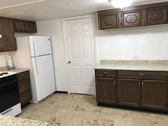 3rd image of 136 Lake Vista Dr