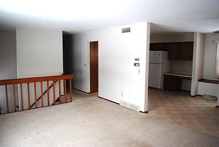 3rd image of 230 Jasper Ln
