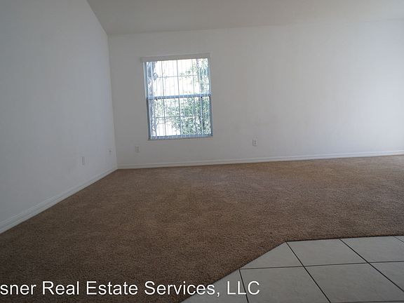 3rd image of 4215 SW 31st Dr #10