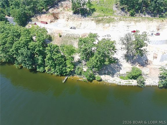 3rd image of 4 Redbud Rd