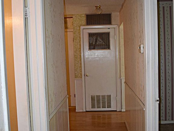 5th image of 712 Mills Ave