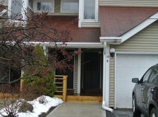 8 Pine Hollow Ct, Oak Ridge, NJ 07438