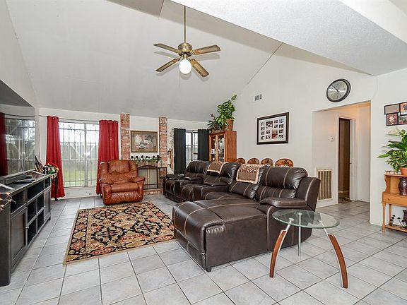 5th image of 7418 Rogue River Dr