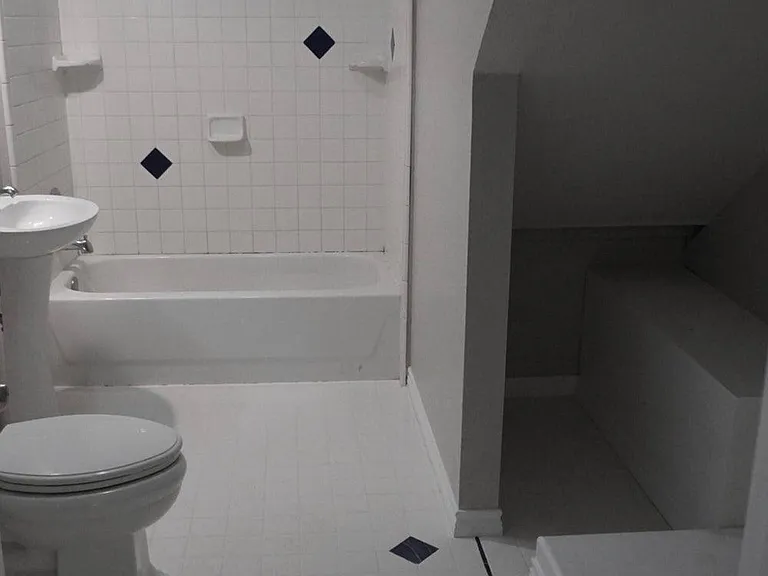 111 Rolling Hills Dr — Photo 13