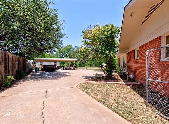 4th image of 35 Cambridge Ct