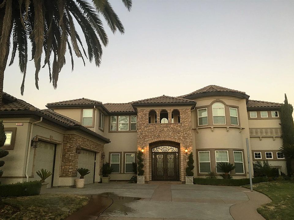 2nd image of 10914 N Sierra Vista Ave